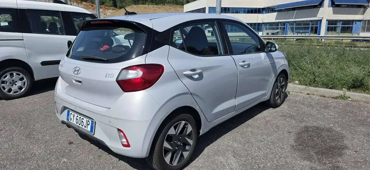 Usata Hyundai i10 63 CV (46 kW) 2025 Other Utilitaria