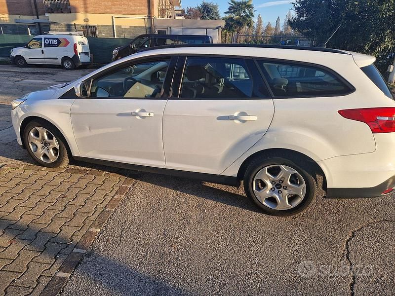 Käytetty Ford Focus S 120 HP (88 kW) 2018 Valkoinen Farmari