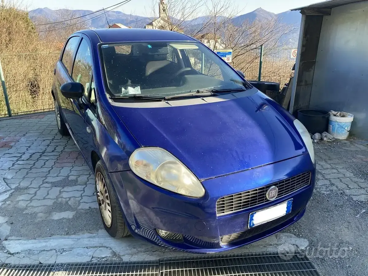 Usata Fiat Grande Punto 75 CV (55 kW) 2008 Blu Utilitaria