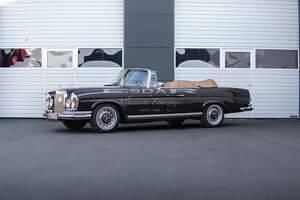Usata Mercedes 280 SE 160 CV (117 kW) 1969 Marrone Cabrio