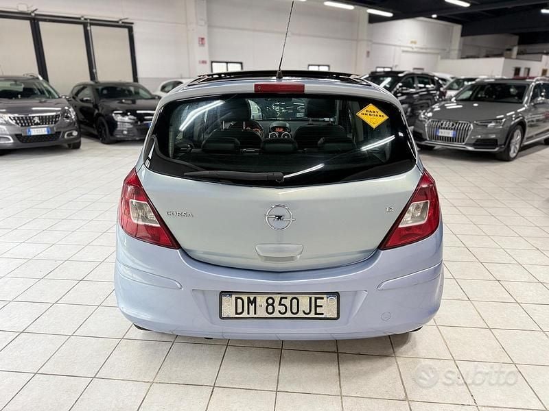 Occasion Opel Corsa Cosmo 80 ch (58 kW) 2008 Gris Berline