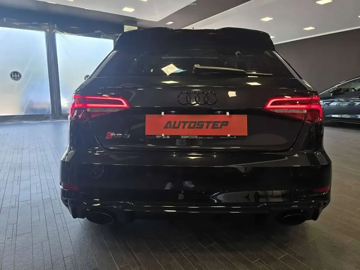 Usata Audi RS3 Ambiente 400 CV (294 kW) 2018 Panther black crystal rs3 Berlina