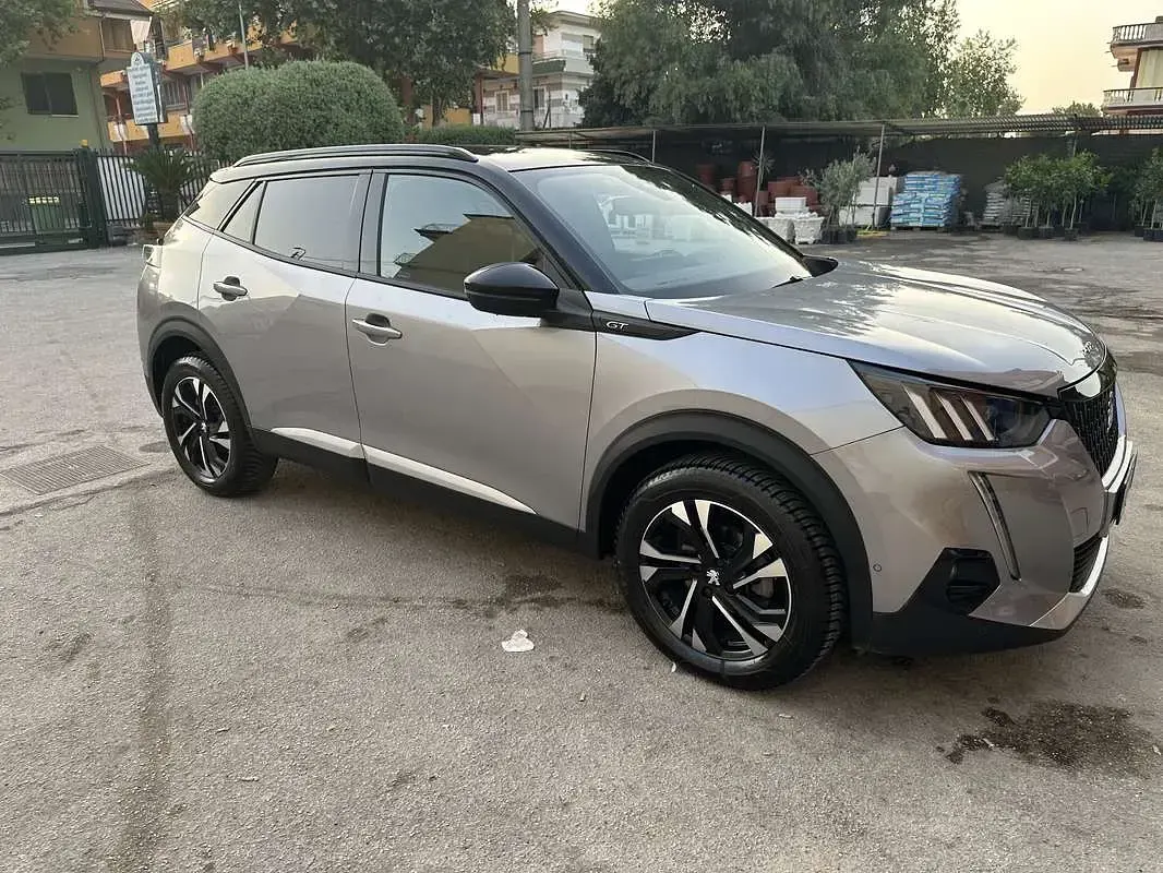 Usata Peugeot 2008 GT 110 CV (80 kW) 2022 SUV