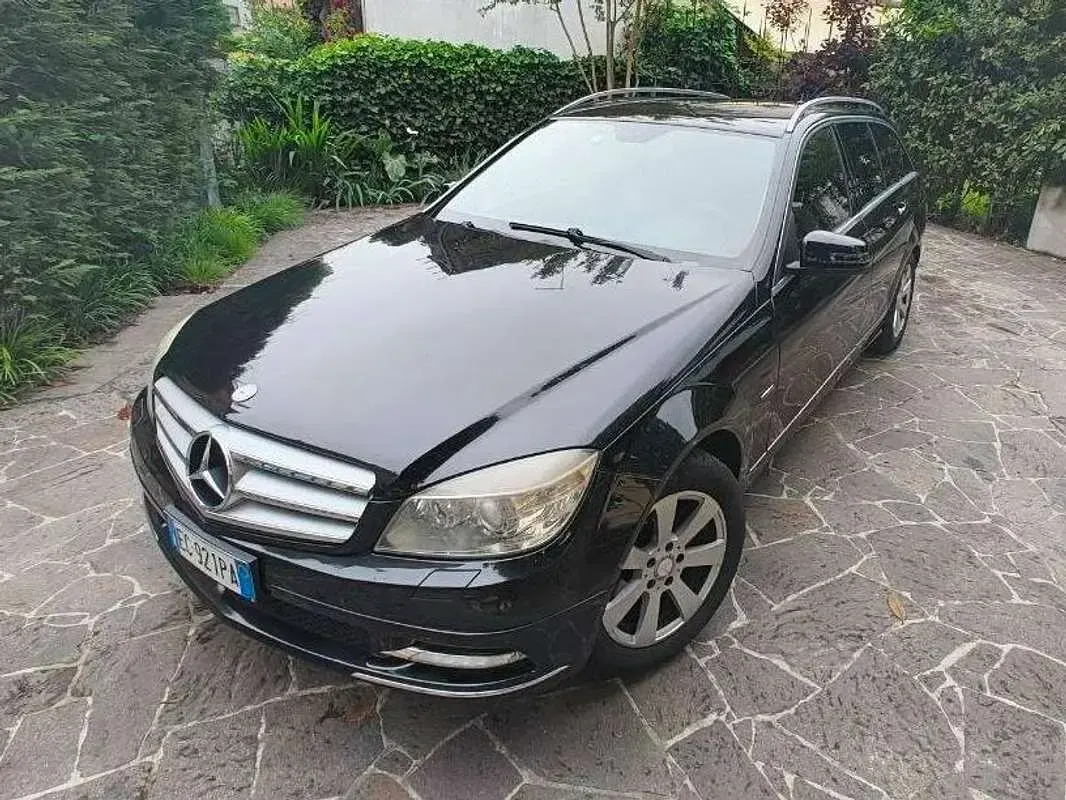 Usata Mercedes C200 136 CV (100 kW) 2010 Nero Station wagon