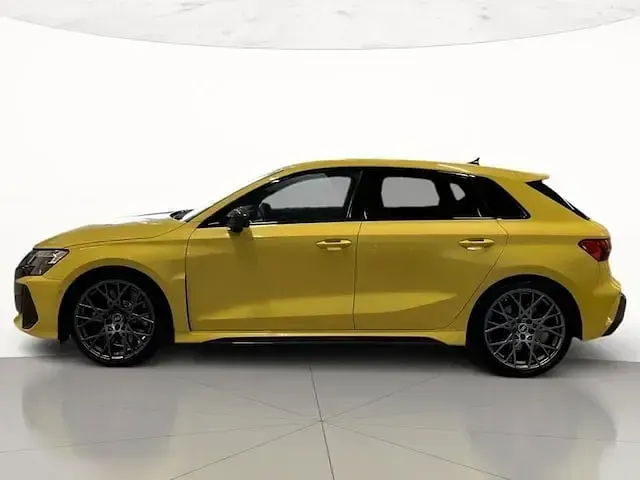 Brugt Audi RS3 Sportback Comfort 400 HK (294 kW) 2025 Gul Hatchback