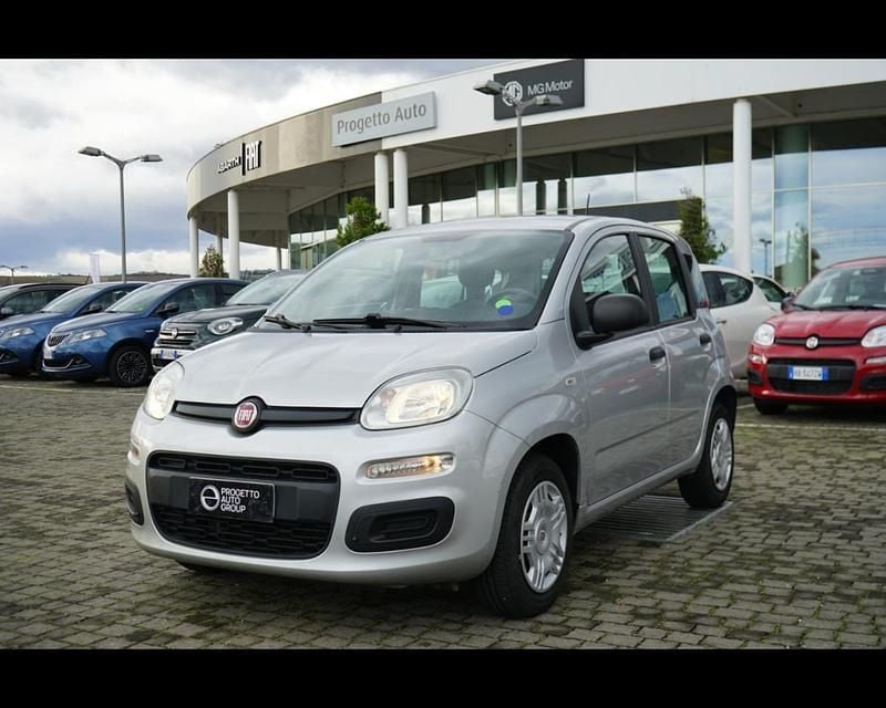 Usata Fiat Panda Lounge 69 CV (50 kW) 2020 Grigio metallizzato Utilitaria
