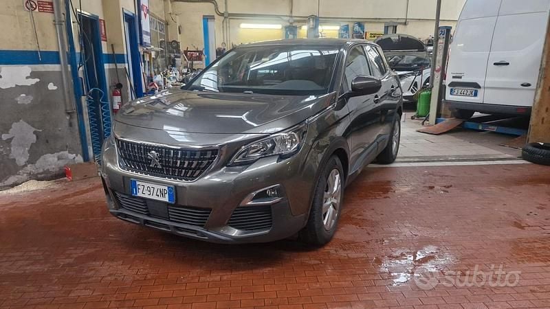 Usata Peugeot 3008 Allure 130 CV (95 kW) 2019 Marrone SUV