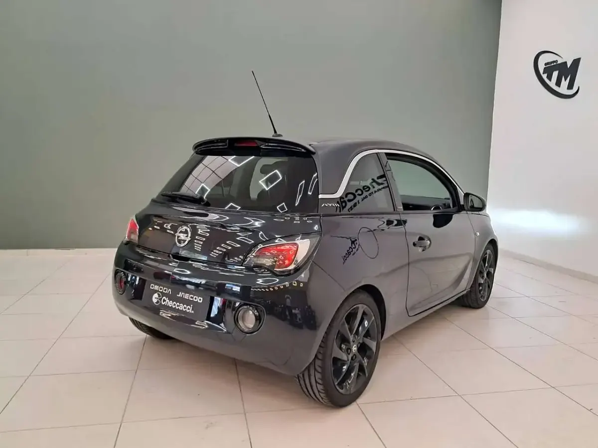 Usata Opel Adam Edition 69 CV (50 kW) 2014 Nero Utilitaria