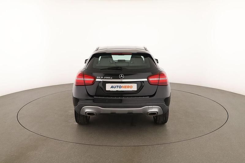 Usata Mercedes GLA200 135 CV (99 kW) 2017 Nero SUV
