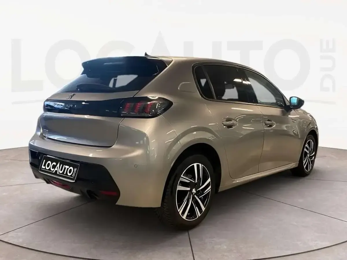 Usata Peugeot 208 Allure 101 CV (74 kW) 2023 Grigio Utilitaria