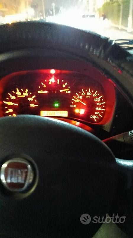 Blu Usata 2009 Fiat Doblò Monovolume | 2300 € - Immagine 1/2