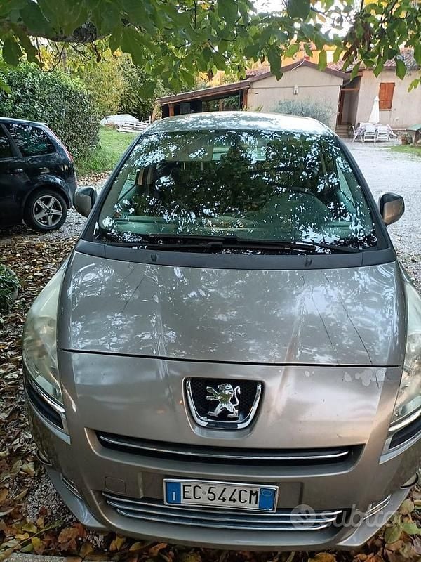 Usata Peugeot 5008 Premium 110 CV (80 kW) 2010 Berlina
