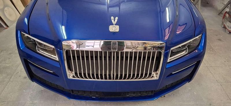 Blu/azzurro Usata 2024 Rolls Royce Ghost Tre volumi | 70.000 € - Immagine 1/4