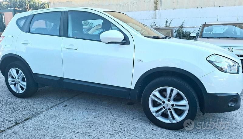 Usata Nissan Qashqai Tekna 110 CV (80 kW) 2014 Bianco SUV