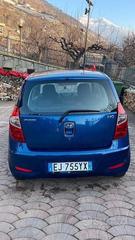 Usata Hyundai i10 Comfort 69 CV (50 kW) 2011 Blu Utilitaria