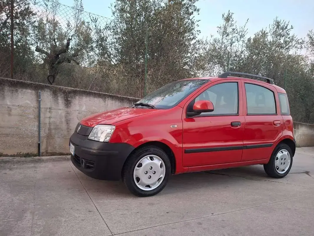 Usata Fiat Panda Emotion 60 CV (44 kW) 2004 Rosso Utilitaria