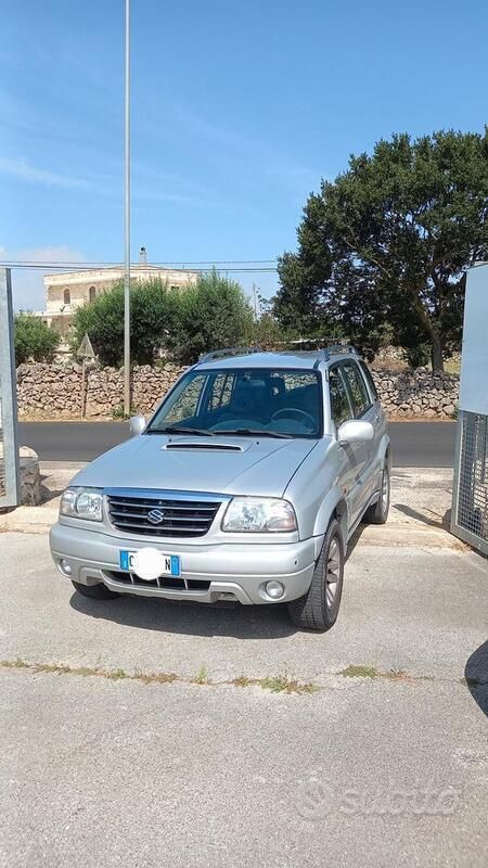Usata Suzuki Grand Vitara 109 CV (80 kW) 2004 Argento SUV
