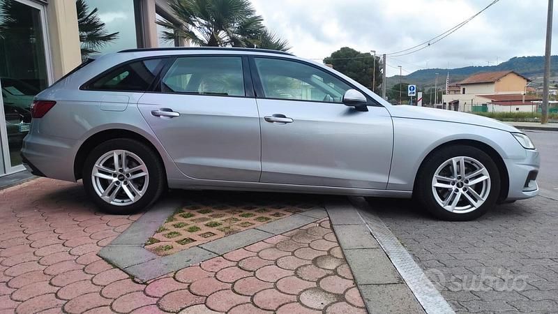 Usata Audi A4 Business 136 CV (100 kW) 2022 Grigio Station wagon
