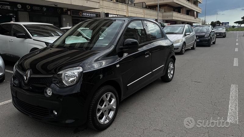 Usata Renault Twingo LIMITED 92 CV (67 kW) 2018 Nero Utilitaria