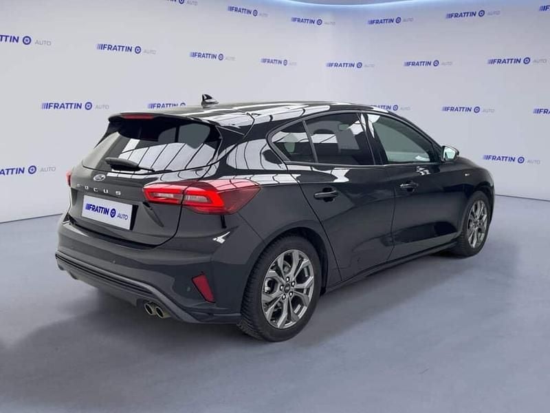 Begagnad Ford Focus ST-Line 125 HK (91 kW) 2025 Svart Halvkombi