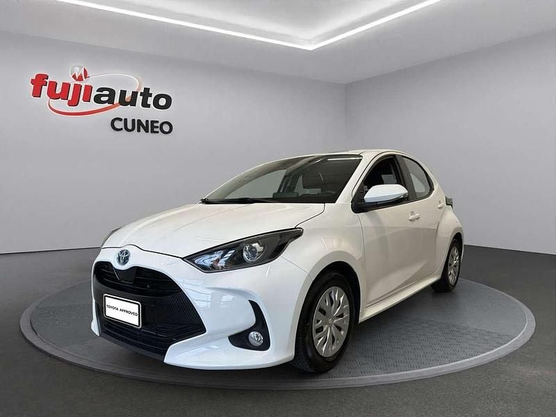 Bianco Usata 2022 Toyota Yaris Hybrid Active Due volumi | 14.400 € (Ottimo prezzo) - Immagine 1/4