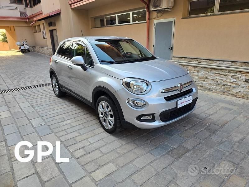 Argento Usata 2016 Fiat 500X Pop Star SUV | 11.990 € (Buon prezzo) - Immagine 1/4