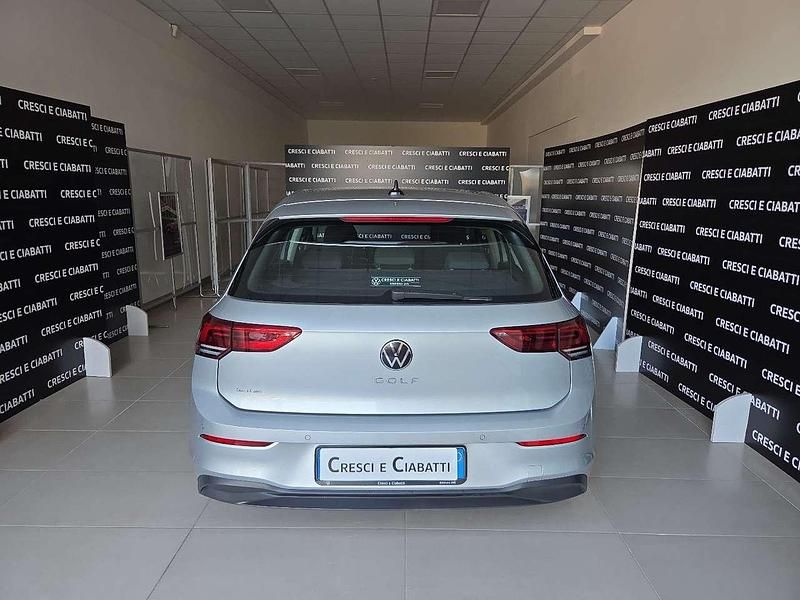 Usata VW Golf VIII Life 116 CV (85 kW) 2021 Grigio Berlina