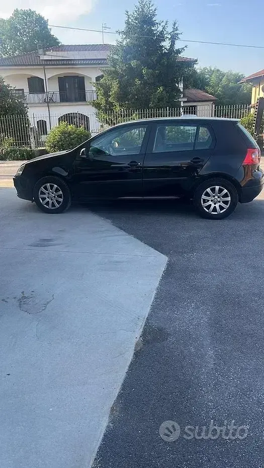 Usata VW Golf IV 105 CV (77 kW) 2005 Nero Berlina