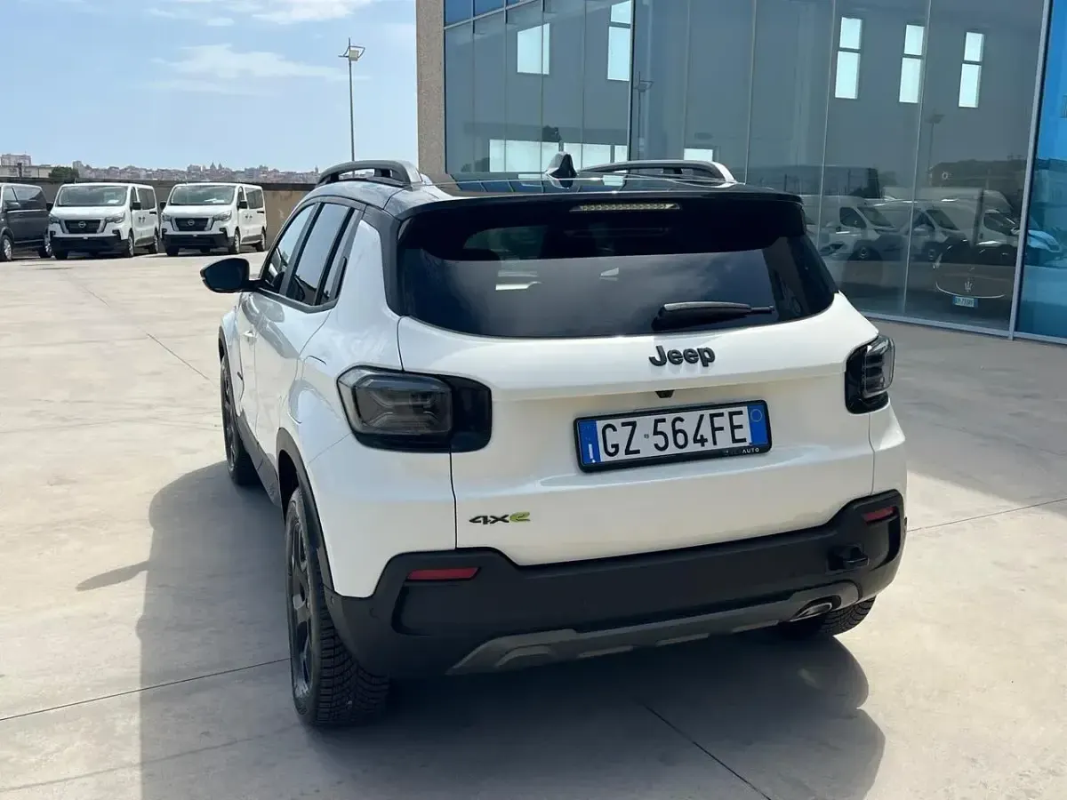 Usata Jeep Avenger Overland 135 CV (99 kW) 2025 Bianco SUV
