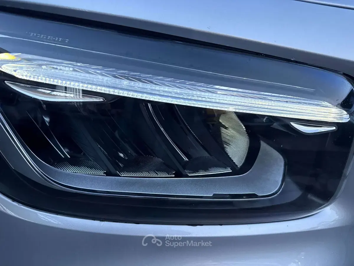 Gebraucht Mercedes GLB200 Advanced Plus 150 PS (110 kW) 2024 Silber SUV