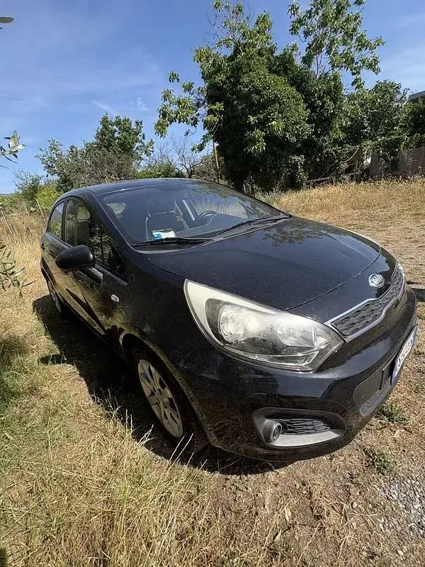 Usata Kia Rio LX 75 CV (55 kW) 2013 Berlina