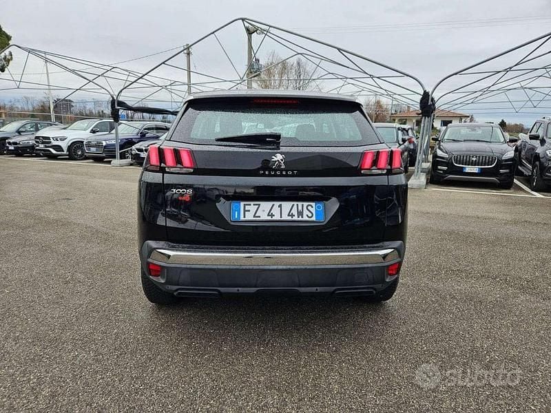 Usata Peugeot 3008 Access 131 CV (96 kW) 2020 Nero SUV