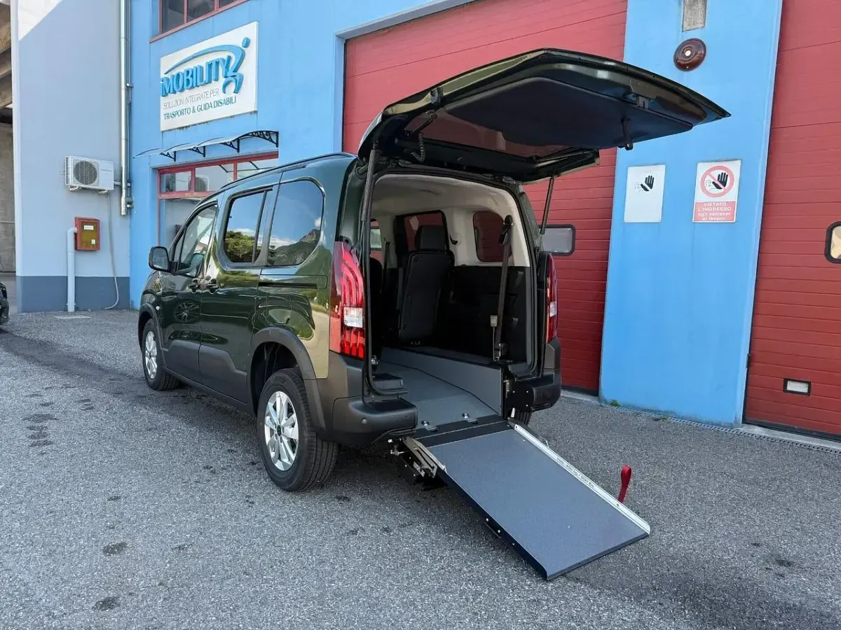Nuova Peugeot Rifter Allure 130 CV (95 kW) 2026 Blu Monovolume