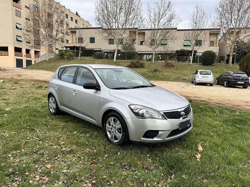 Usata Kia Ceed EX 90 CV (66 kW) 2010 Utilitaria