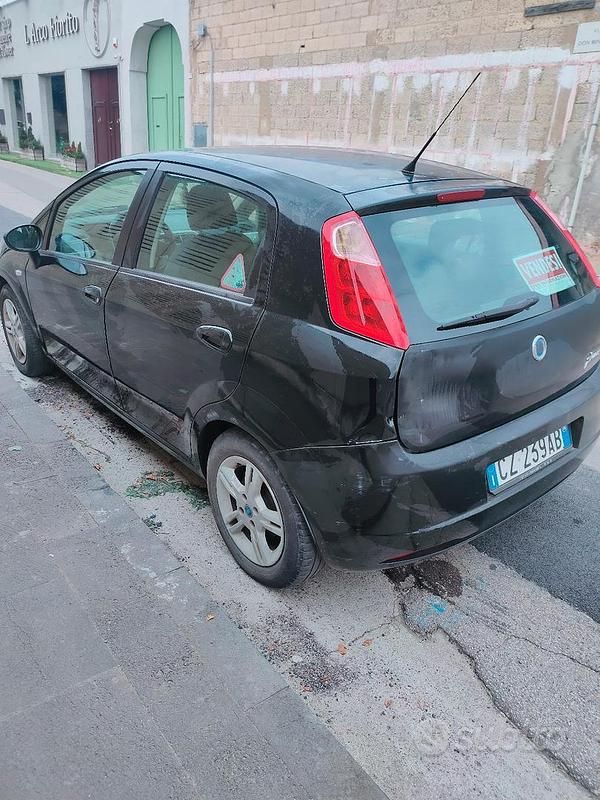 Usata Fiat Grande Punto 90 CV (66 kW) 2006 Nero Utilitaria