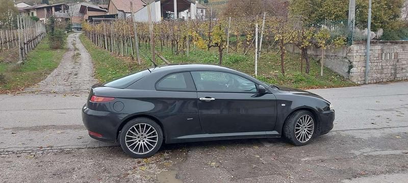 Usata Alfa Romeo GT Impression 150 CV (110 kW) 2005 Nero Coupé