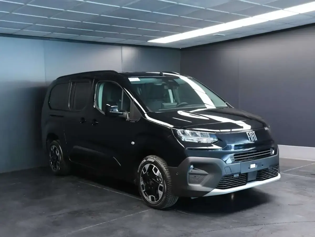 Nuova Fiat Doblò 131 CV (96 kW) 2026 Vari colori Monovolume