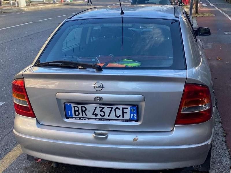 Usata Opel Astra 75 CV (55 kW) 2001 Argento Berlina