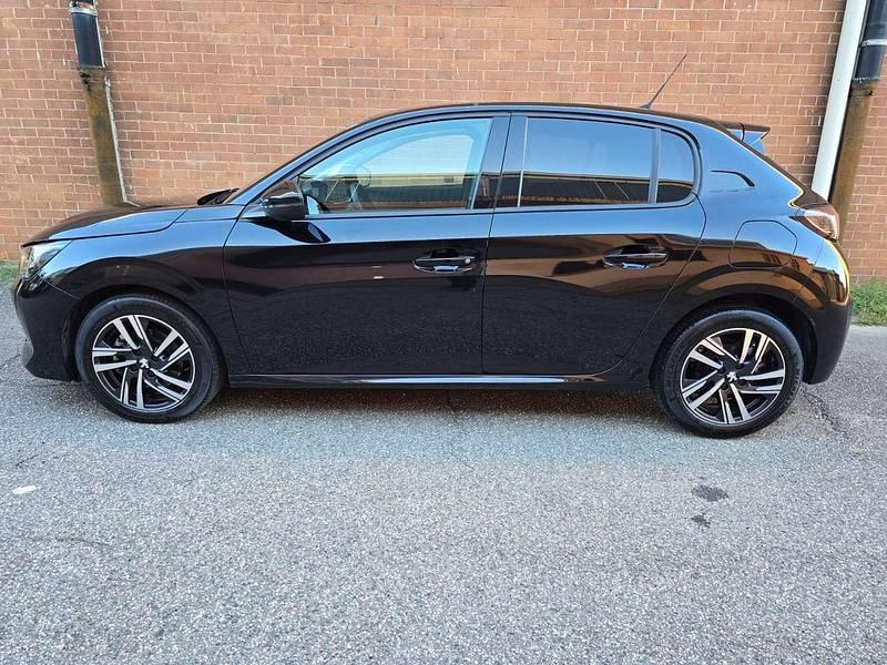 Usata Peugeot 208 Allure 101 CV (74 kW) 2023 Nero Utilitaria