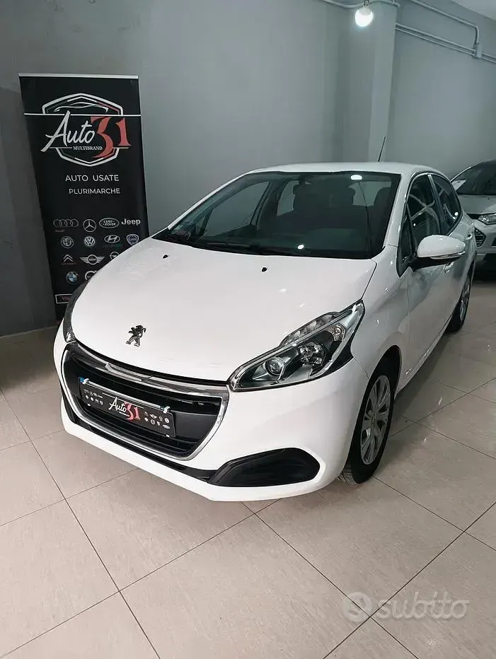 Usata Peugeot 208 Active 68 CV (50 kW) 2018 Bianco Utilitaria