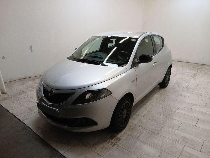 Argento Usata 2021 Lancia Ypsilon Silver Due volumi | 8990 € (Ottimo prezzo) - Immagine 1/4