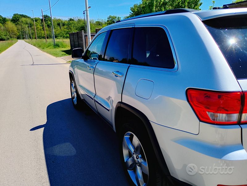 Usata Jeep Grand Cherokee 243 CV (178 kW) 2013 Grigio SUV