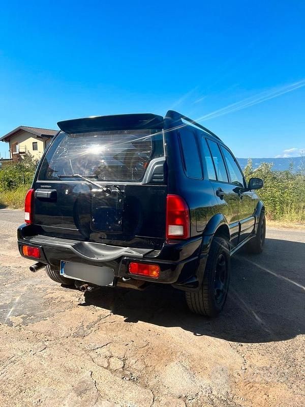 Usata Suzuki Grand Vitara 109 CV (80 kW) 2001 Nero SUV