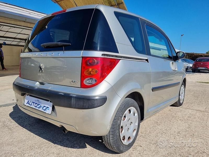 Usata Peugeot 1007 68 CV (50 kW) 2007 Antracite pastello Monovolume