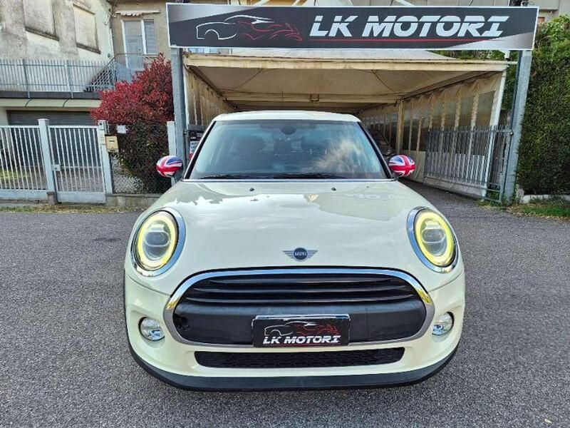 Begagnad Mini One D 95 HK (69 kW) 2019 Beige Halvkombi