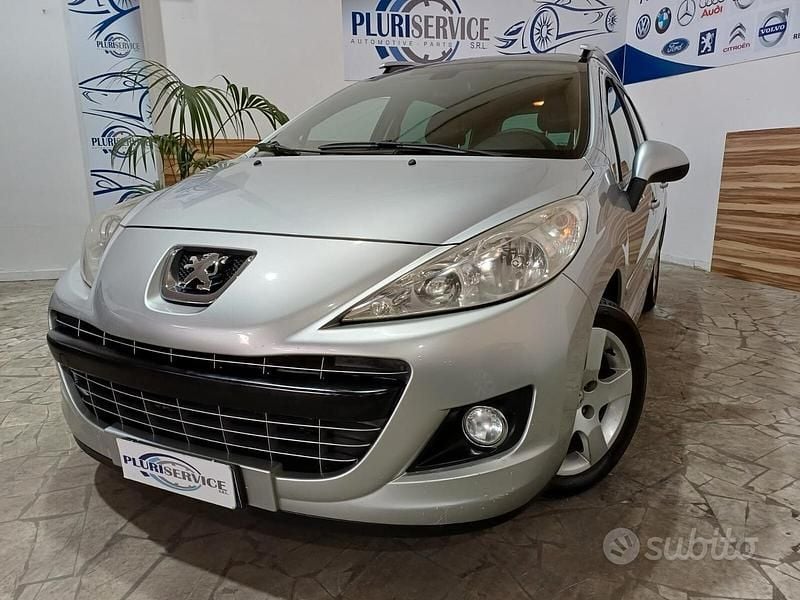 Grigio Usata 2012 Peugeot 207 Station wagon | 2600 € (Ottimo prezzo) - Immagine 1/4