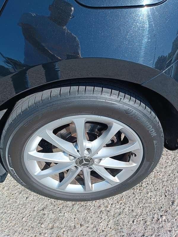 Gebraucht Mercedes A180 116 PS (85 kW) 2019 Limousine