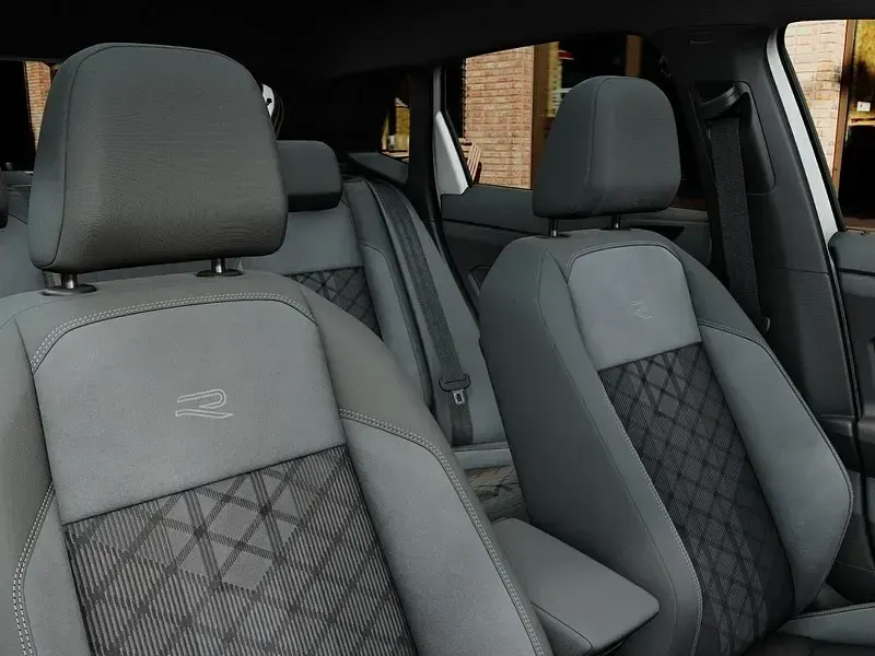 Nuova VW Polo R-line 95 CV (69 kW) 2026 Bianco Utilitaria