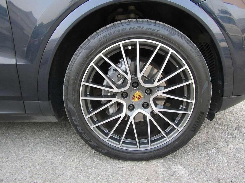 Usata Porsche Cayenne 340 CV (250 kW) 2018 Moonlight blue pearl metallic SUV