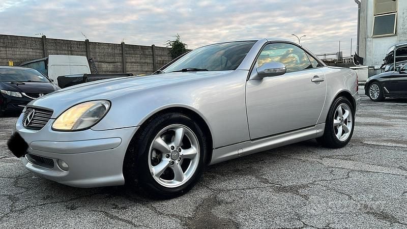 Usata Mercedes SLK200 192 CV (141 kW) 2003 Grigio Cabrio